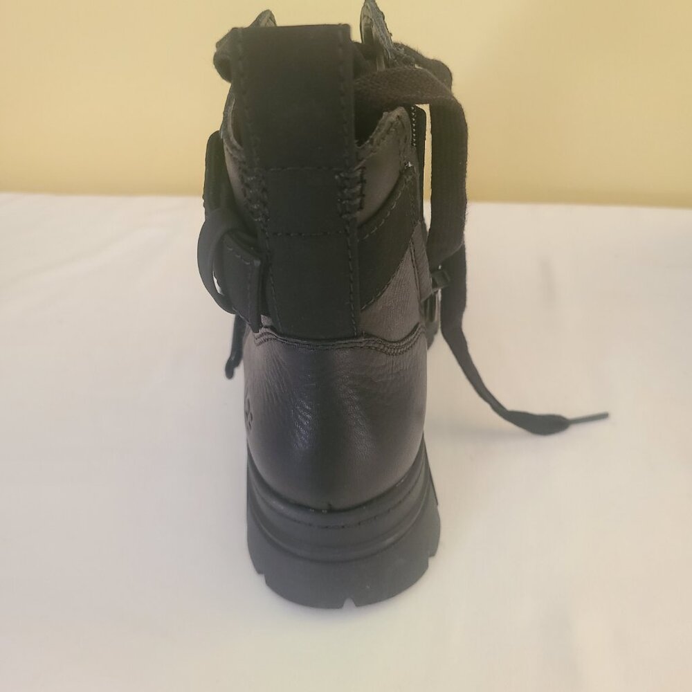 UGG womens boots size 8 - Picture 8 of 9